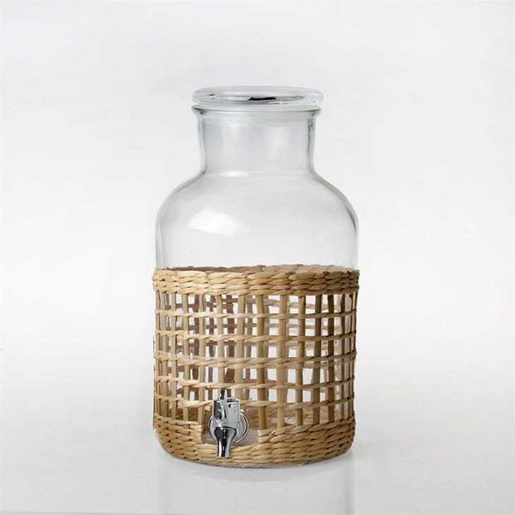 Iav Dej Dispenser nrog Wicker