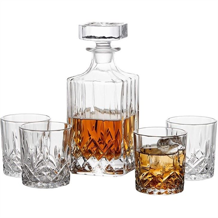 Whiskey Decanter For Scotch Liquor Bourbon Or Wine - 750ml